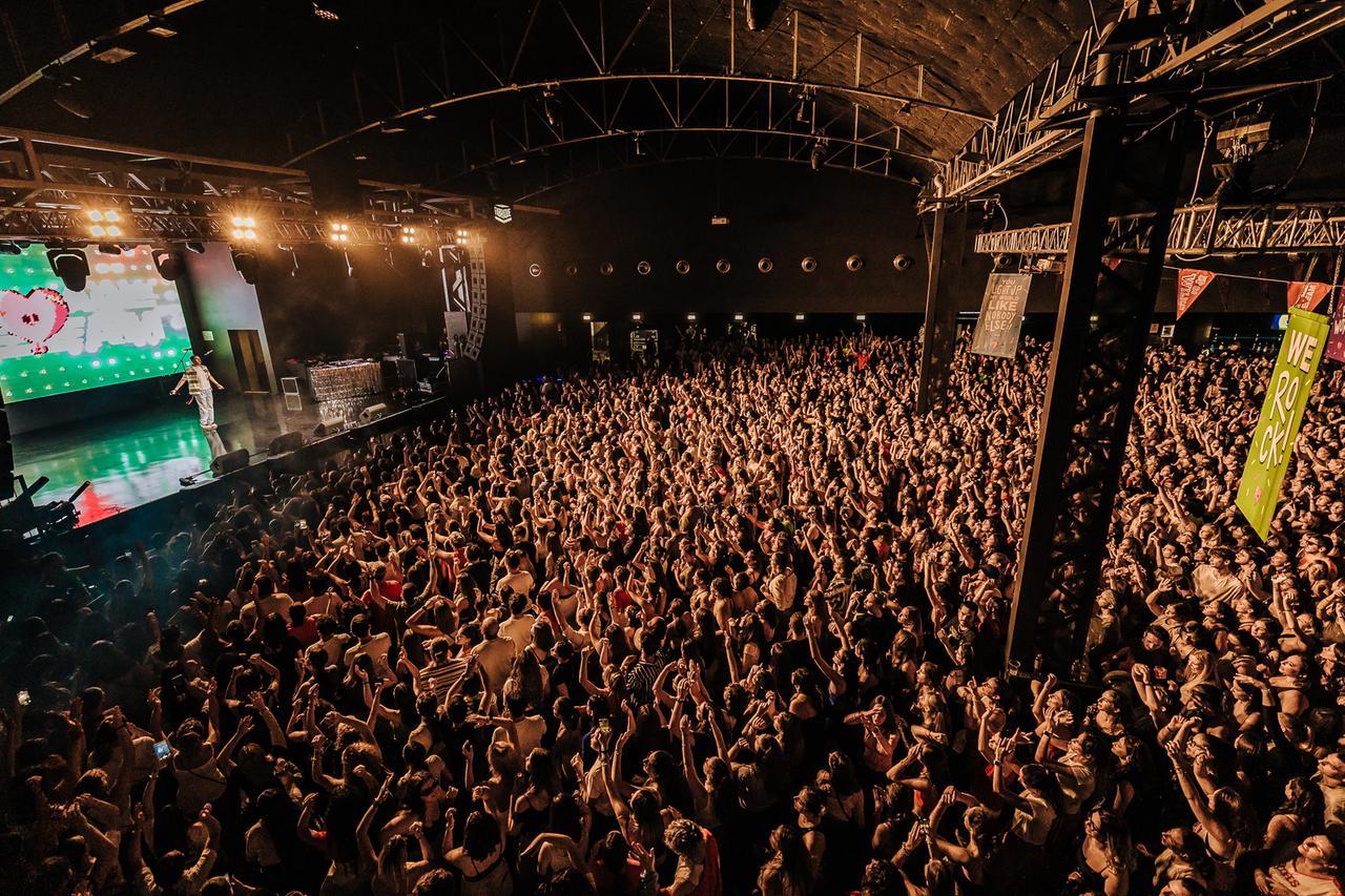 Il ciclone Teenage Dream: parte da Livorno il tour nei palazzetti