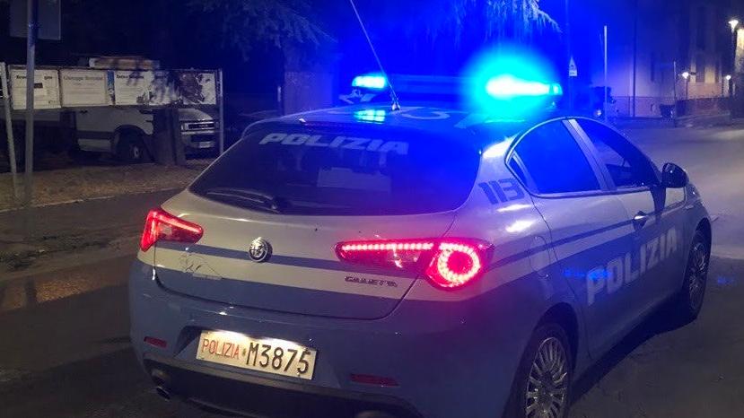 Entra di notte in un bar spaccando la vetrata, non trova soldi e si mette a cucinare: arrestato