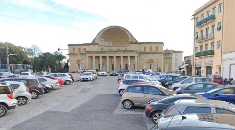 Cisternone, nuovo look per la piazza con più alberi e meno parcheggi