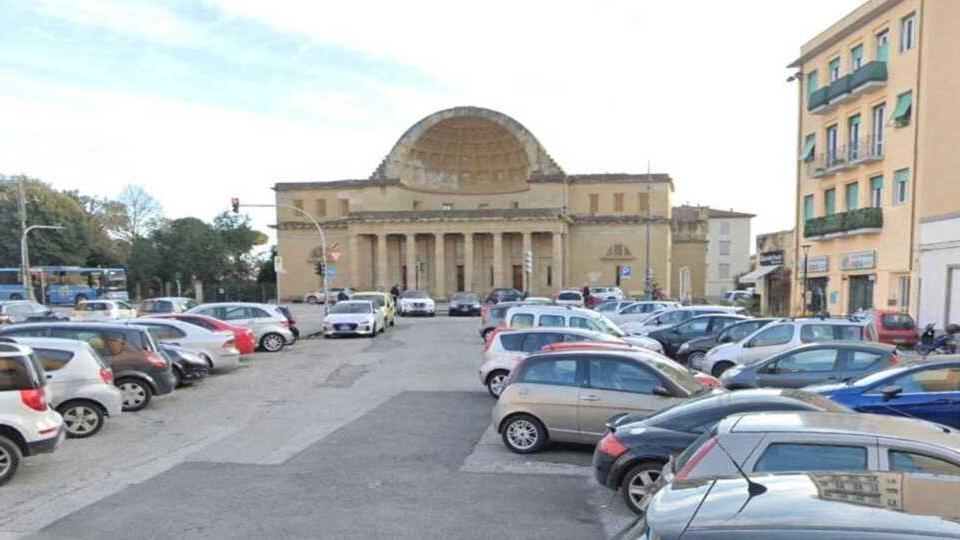 Cisternone, nuovo look per la piazza con più alberi e meno parcheggi