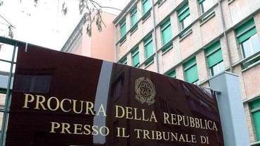 Ferrara, offre droga a delle adolescenti. Una ragazzina molestata sessualmente<br type="_moz" />