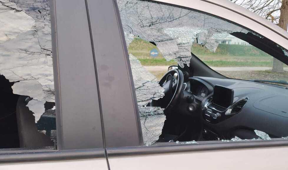 Bondeno, danni alle macchine in sosta: vetri rotti e portiere forzate<br type="_moz" />
