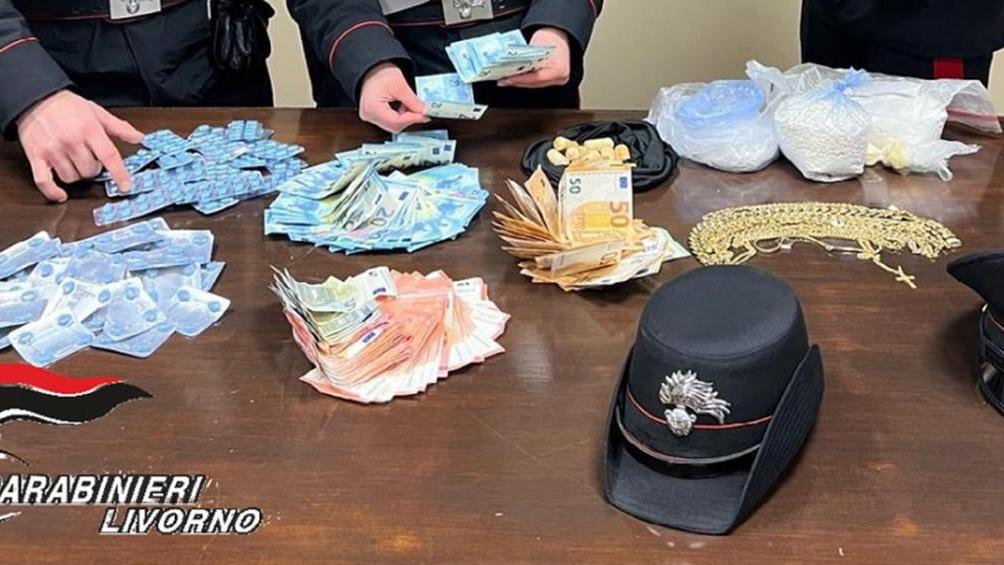 Il sequestro dei carabinieri dopo l'arresto