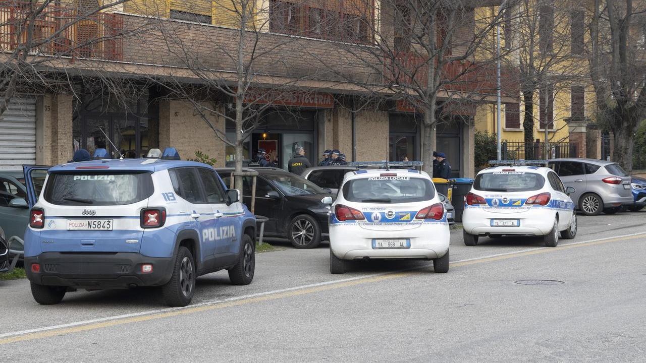 L'intervento della polizia di Stato e della polizia locale