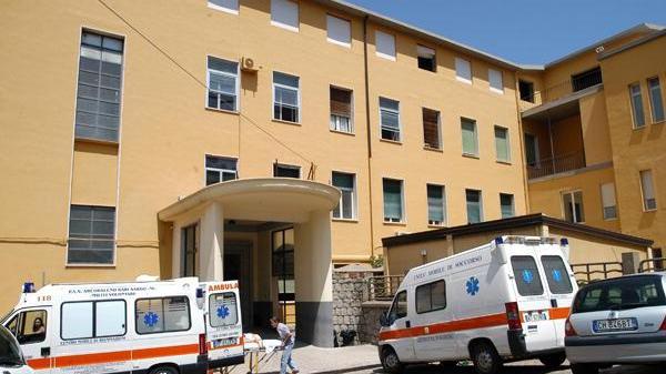 Parto cesareo in emergenza a Lanusei: il neonato trasferito in Terapia intensiva