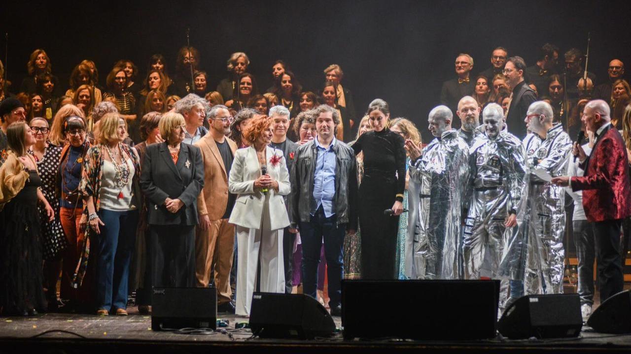 Livorno, Carlo Conti saluta il nostro festival del sold out: vince Sabrina Orsolini