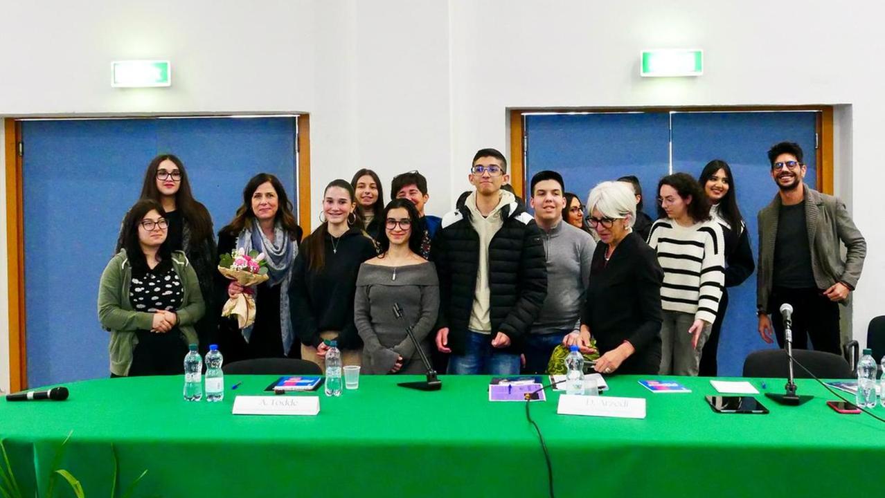 Dispersione scolastica e cervelli in fuga: cosa ha detto la presidente Todde agli studenti