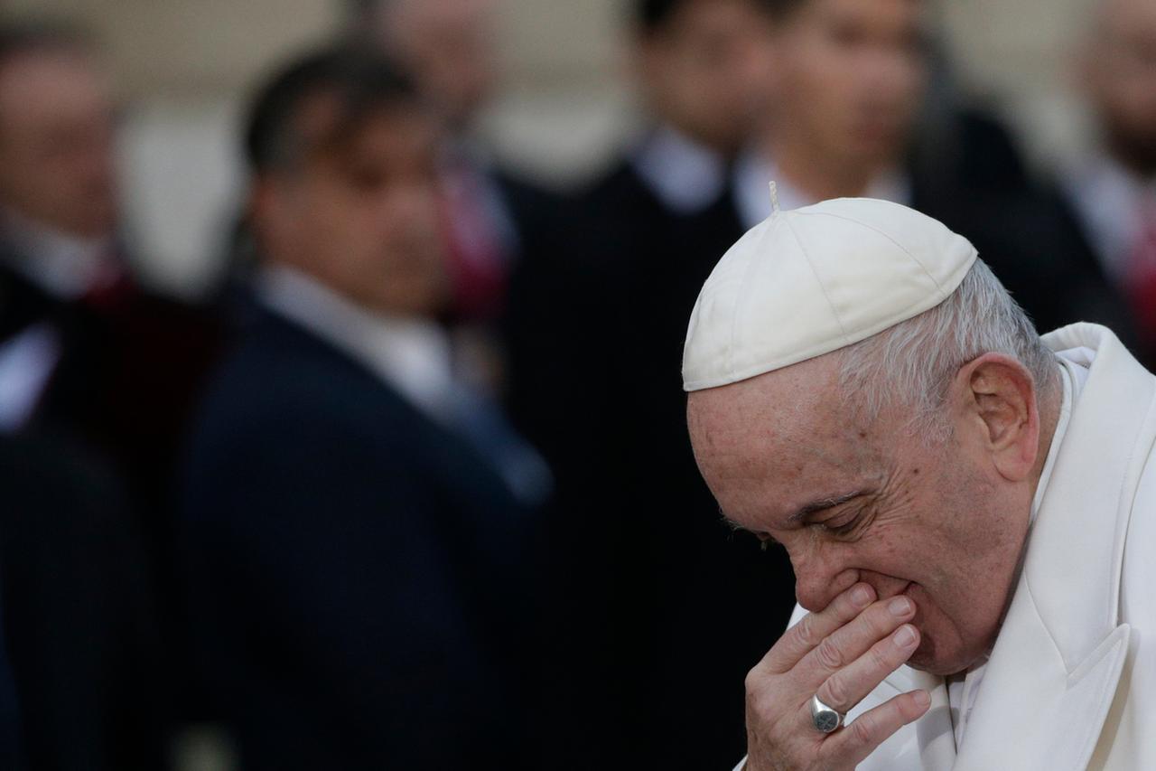 Papa Francesco in prognosi riservata, la Santa Sede: «Notte tranquilla, ha riposato»