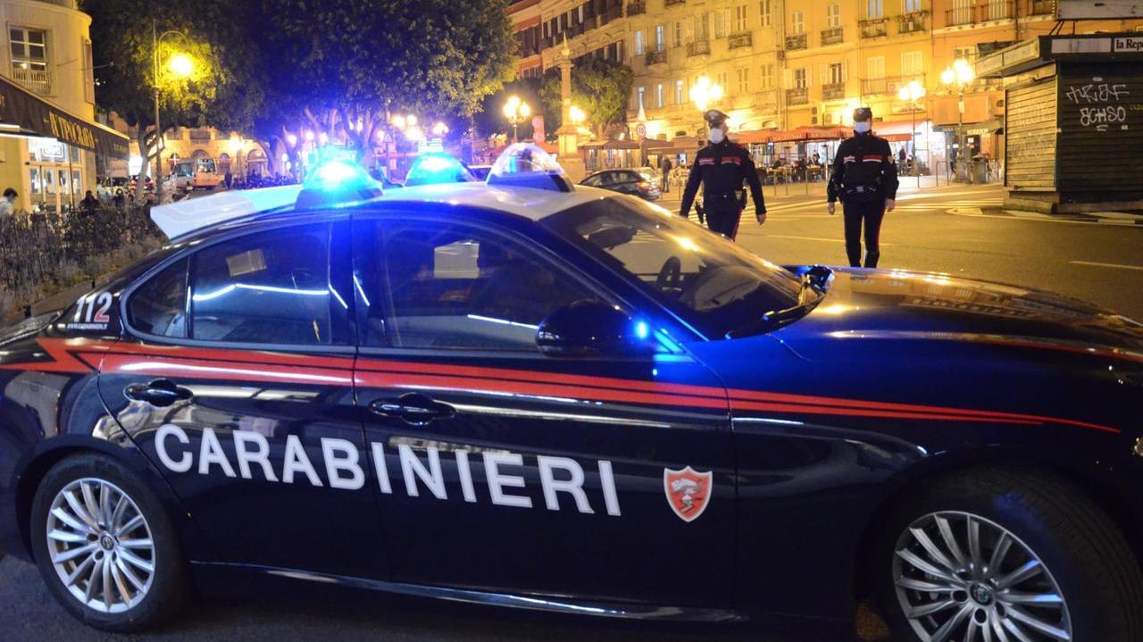 Pattuglia di carabinieri a Cagliari 