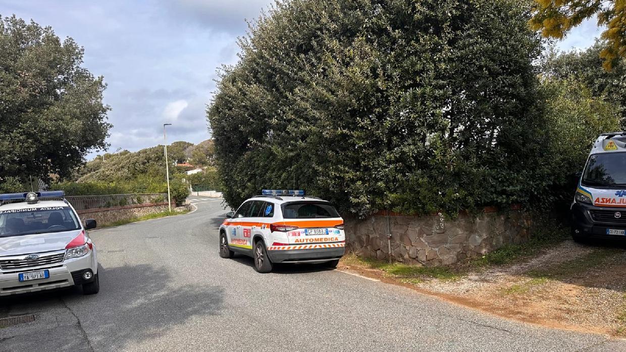 I soccorritori sul posto insieme alla municipale