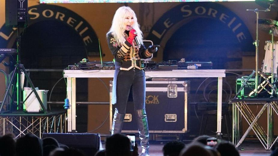 Spagna sul palco in piazza Anfiteatro (foto Paolo Nucci)