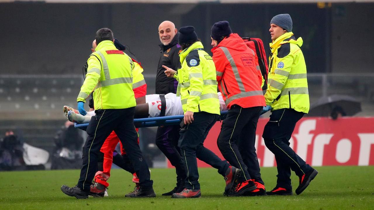 I soccorsi al giocatore viola