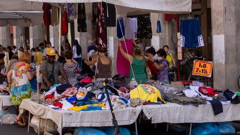 Mercati di piazza a Ferrara: stop all’usato ed esposizioni ordinate