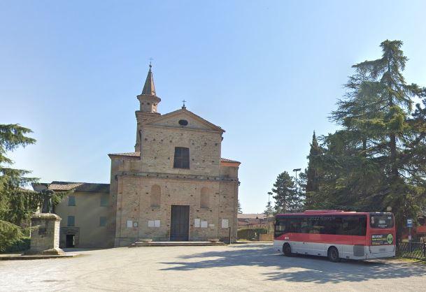Furto di ostie consacrate: il parroco chiude la chiesa