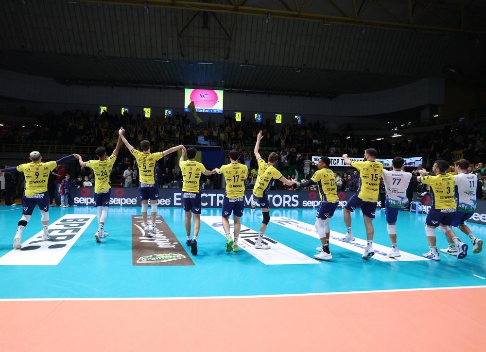 
	Modena Volley in festa al PalaPanini

