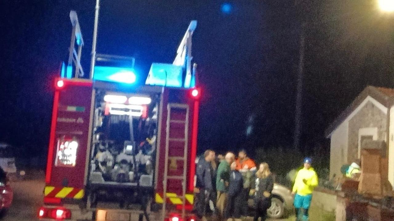 Vigili del fuoco in via Togliatti, al Gabbro