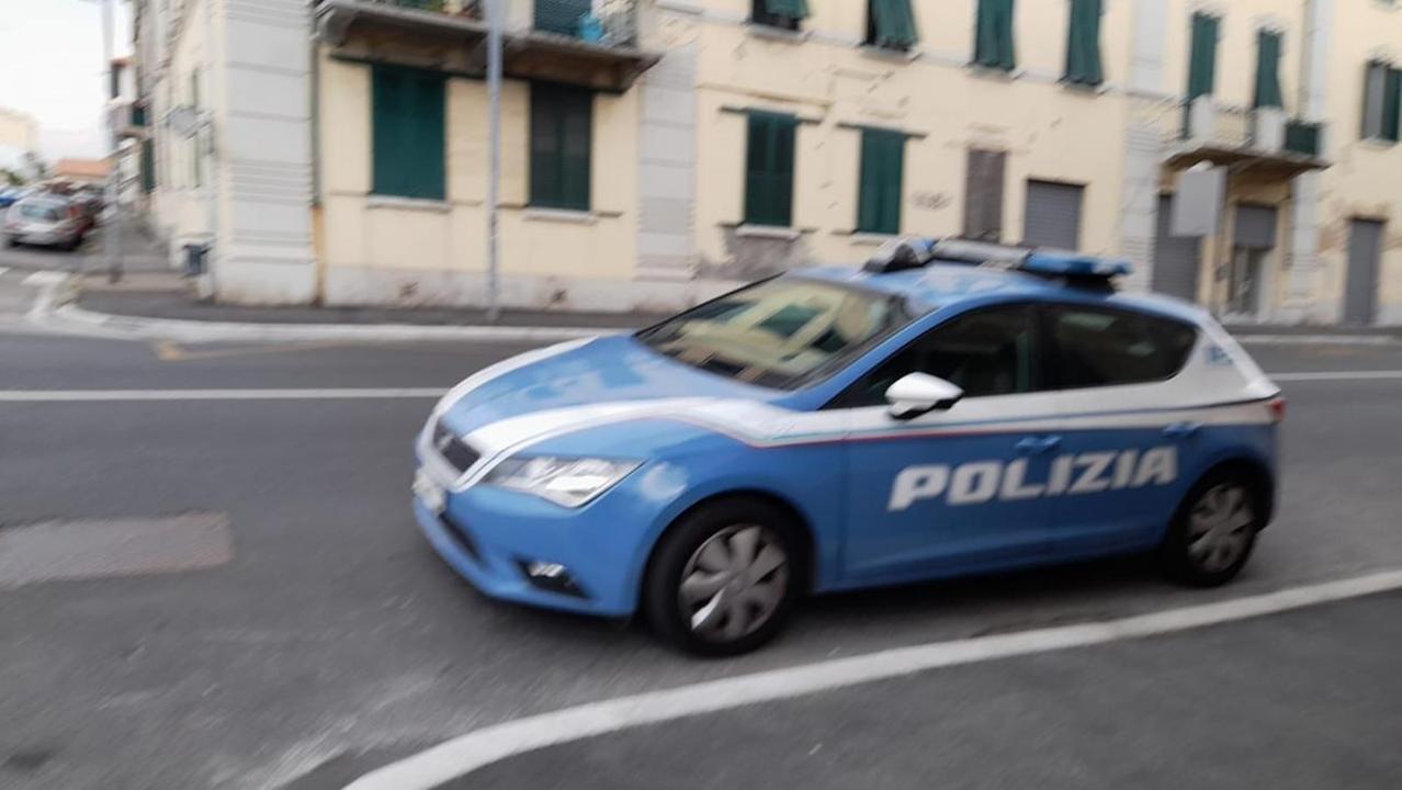 Una volante della polizia (foto d'archivio)