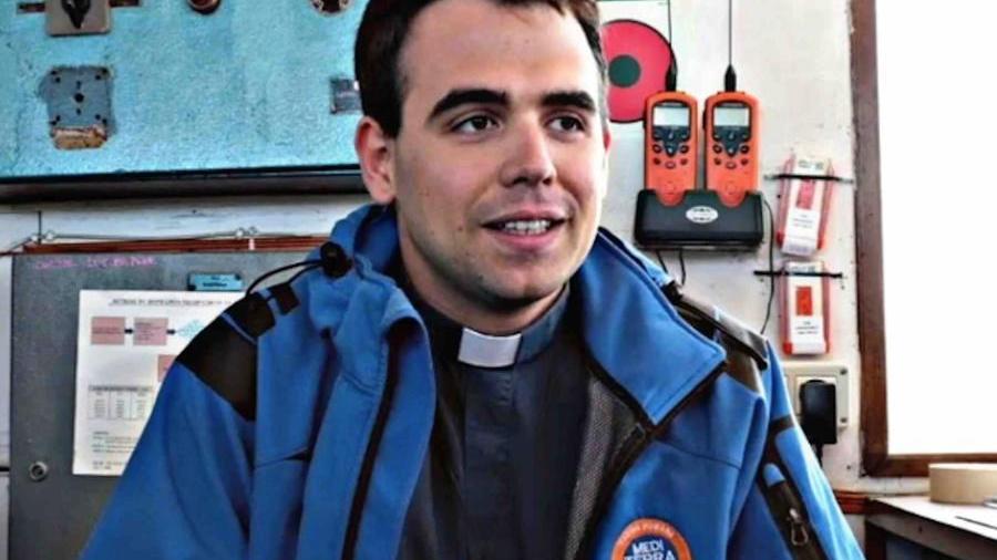 Don Mattia Ferrari venerdì a Cavriago: anche lui vittima dello spionaggio