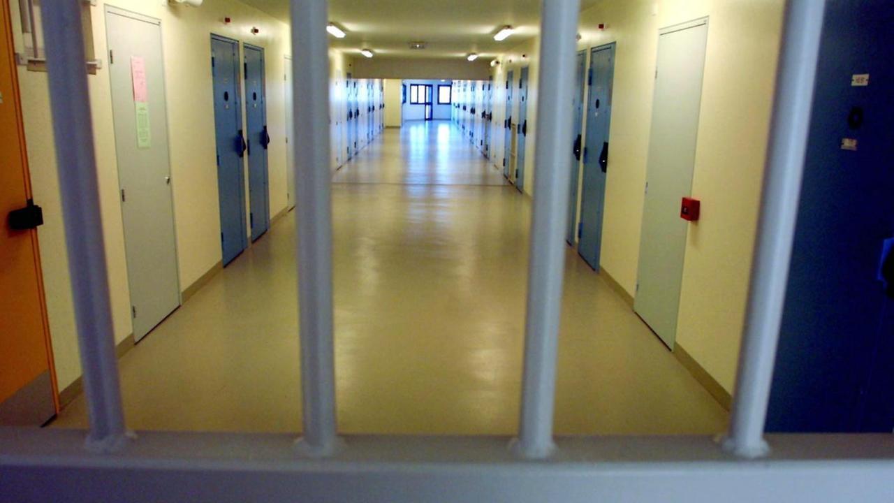 Droga nelle carceri: in corso una vasta operazione dei carabinieri