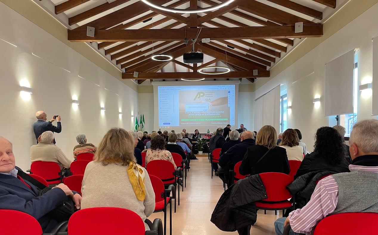 «Cure palliative, ogni anno vi ricorrono 2mila reggiani. Suicidio assistito? Si può già fare»