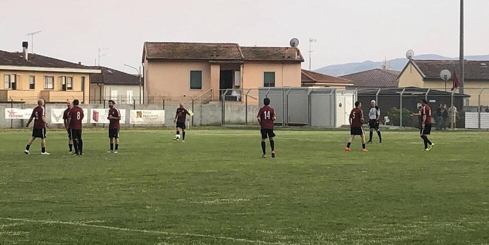
	Una partita di calcio al campo sportivo Brunner di Forcoli nel comune di Palaia (Foto d&rsquo;archivio)

