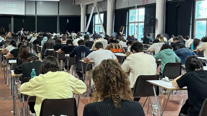 Intelligenza artificiale in classe, benefici e compiti copiati