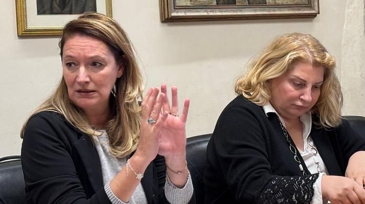 La sindaca Ilaria Bugetti con l'assessora Cristina Sanzò