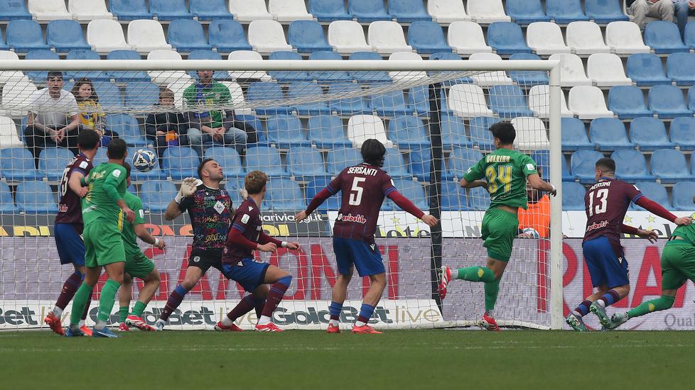 Un'azione di Reggiana-Carrarese