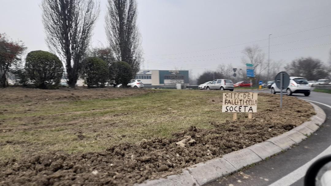 «Costretto a smembrare la rotonda che mi è costata 30mila euro»