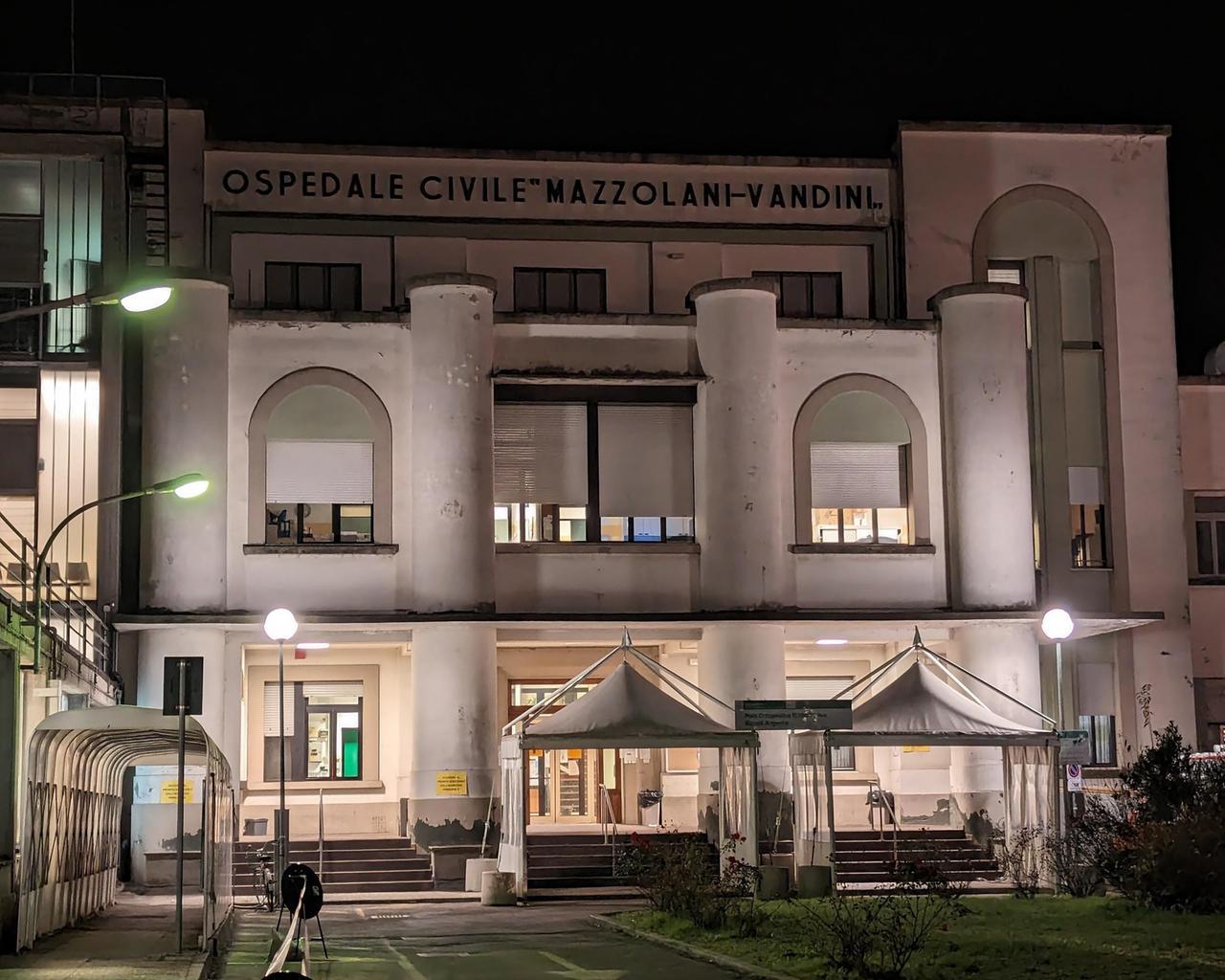 Argenta, va all’ospedale con un martello: bloccato dai carabinieri