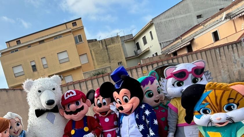 Giovedì grasso, sfilata annullata e i docenti lasciano gli alunni in aula