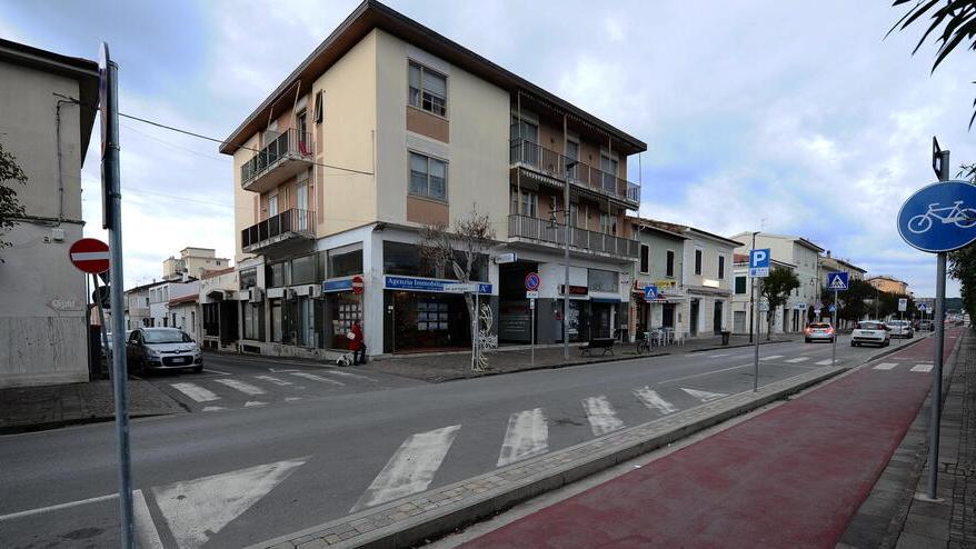 Un tratto della via Aurelia a Rosignano Solvay (Foto d’archivio)