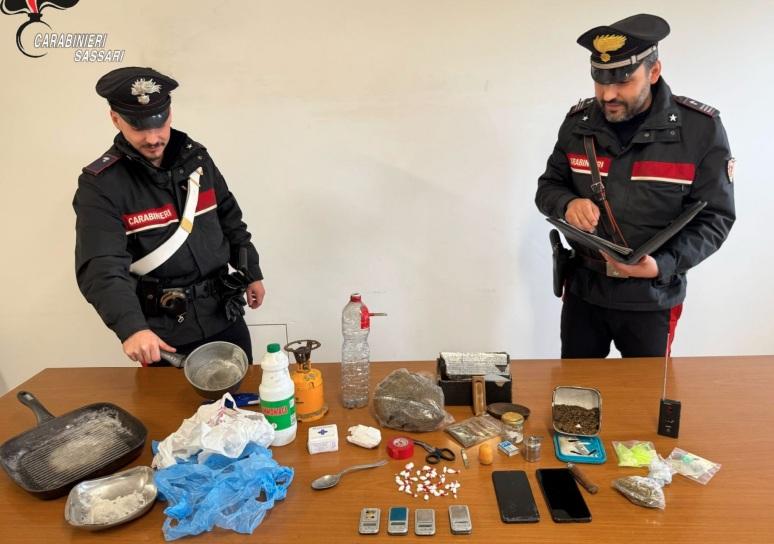 I carabinieri scoprono un laboratorio per la produzione della droga