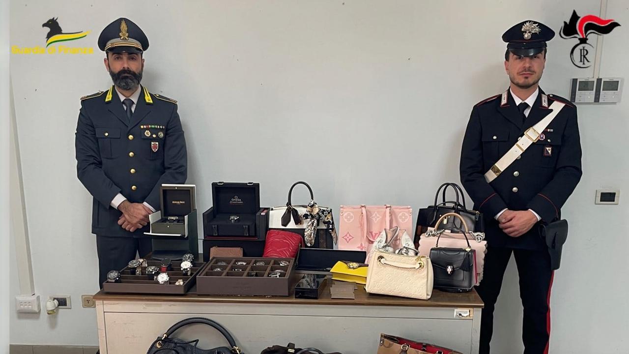 Truffa milionaria: acquisti di auto di lusso e vacanze con soldi pubblici