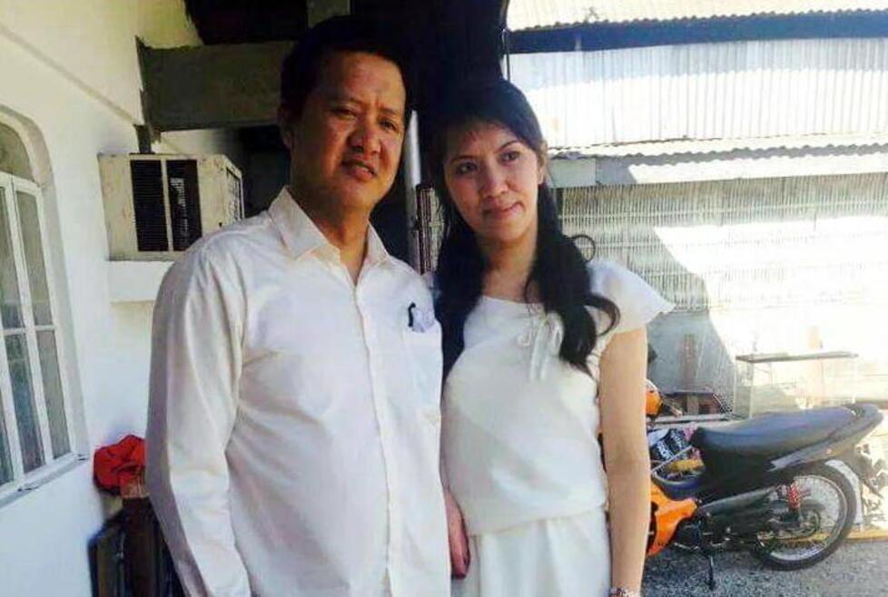 
	Romulo Sta Ana&nbsp;con la moglie

