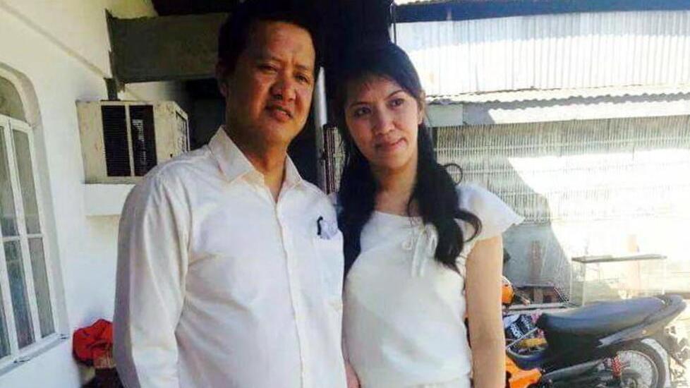 Romulo Sta Ana con la moglie