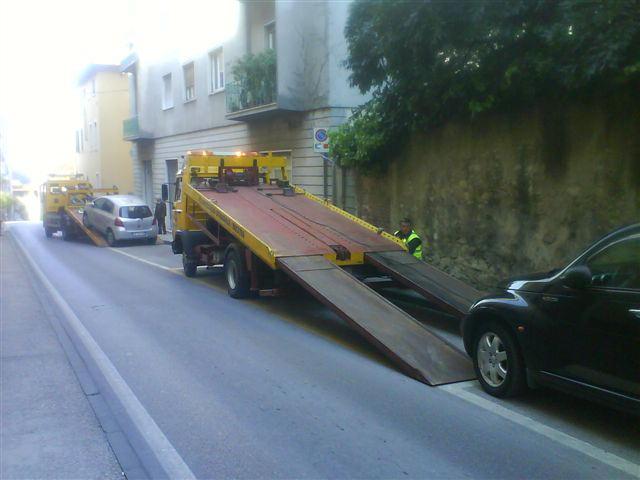 
	Un carro attrezzi in azione

