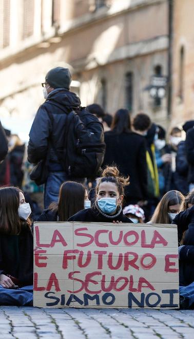 Protestare in piazza serve ma le soluzioni arrivano dalla politica
