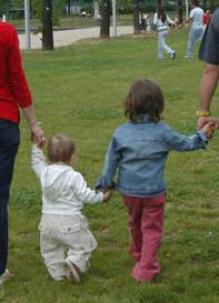 Teniamo per mano i bambini che eravamo