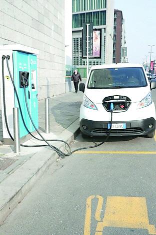 La vera energia pulita è quella della dinamo della bicicletta