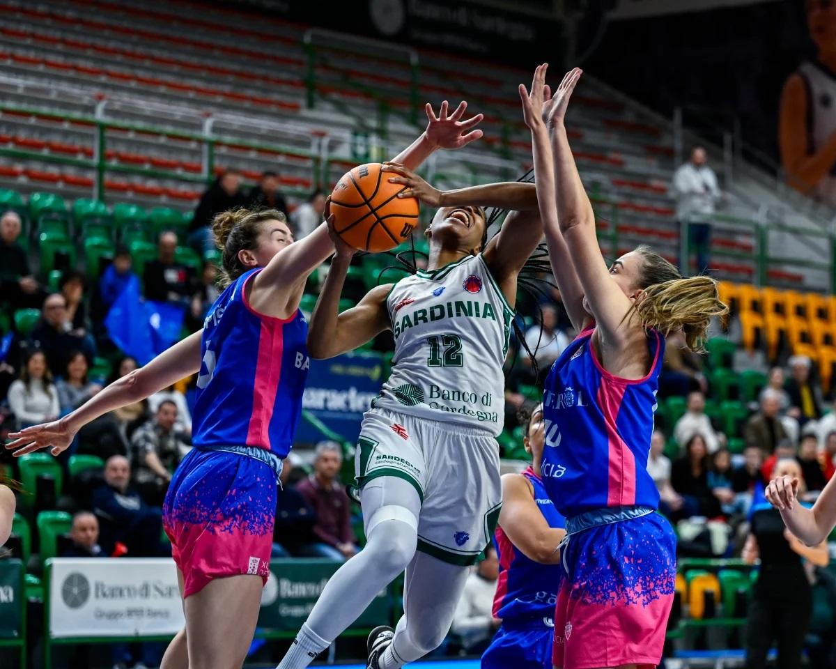 
	<strong>Sparkle Taylor&nbsp;</strong>26 punti di cui 22 in uno straordinario primo tempo

