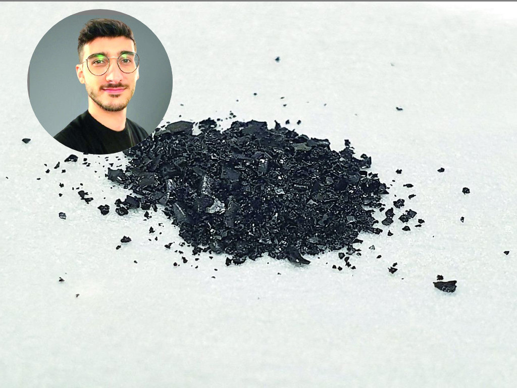 
	La polvere di liquirizia e nel riquadro Matteo Poddighe

