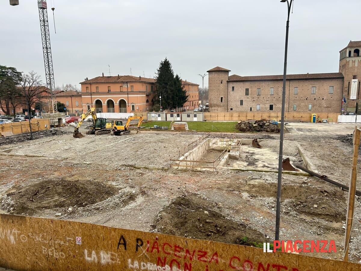 Altre nubi sui parcheggi di Lodetti. «Illazioni smentite dalla Prefettura»