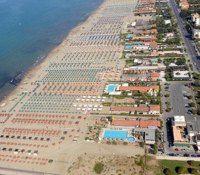 Pietrasanta, avviso ai balneari: parte il procedimento per l’asta delle spiagge