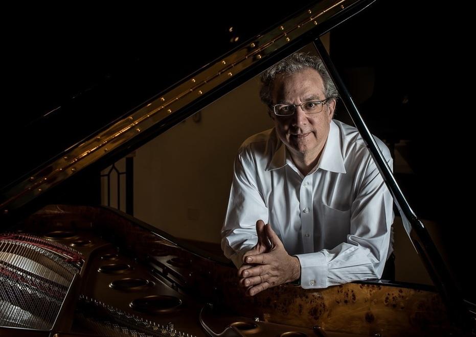 Il pianista Uri Caine al De André per il debutto del Crossroads