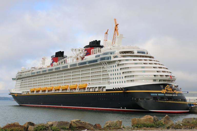 Crociere in Sardegna, a giugno arriva la Disney Fantasy: ecco tutte le novità 2025