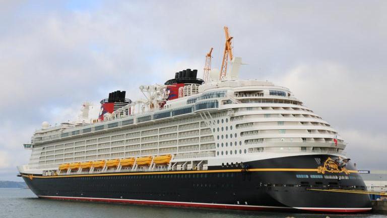 Crociere in Sardegna, a giugno arriva la Disney Fantasy: ecco tutte le novità 2025