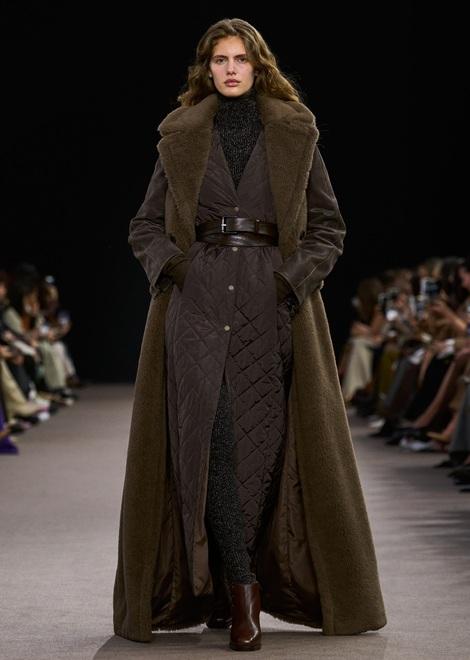 Sfilano le eroine di Max Mara