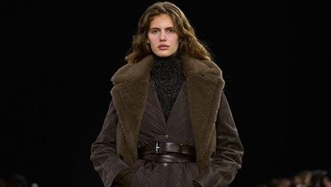 Sfilano le eroine di Max Mara