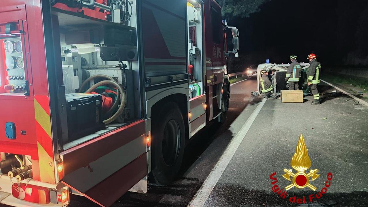 L'incidente sulla Statale 129 e l'intervento dei vigili del fuoco
